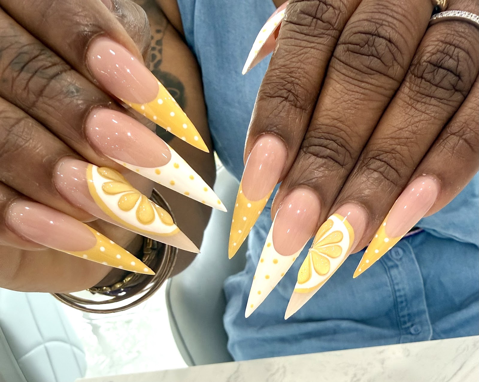 ME LUXE' NAIL LOUNGE & SPA logo