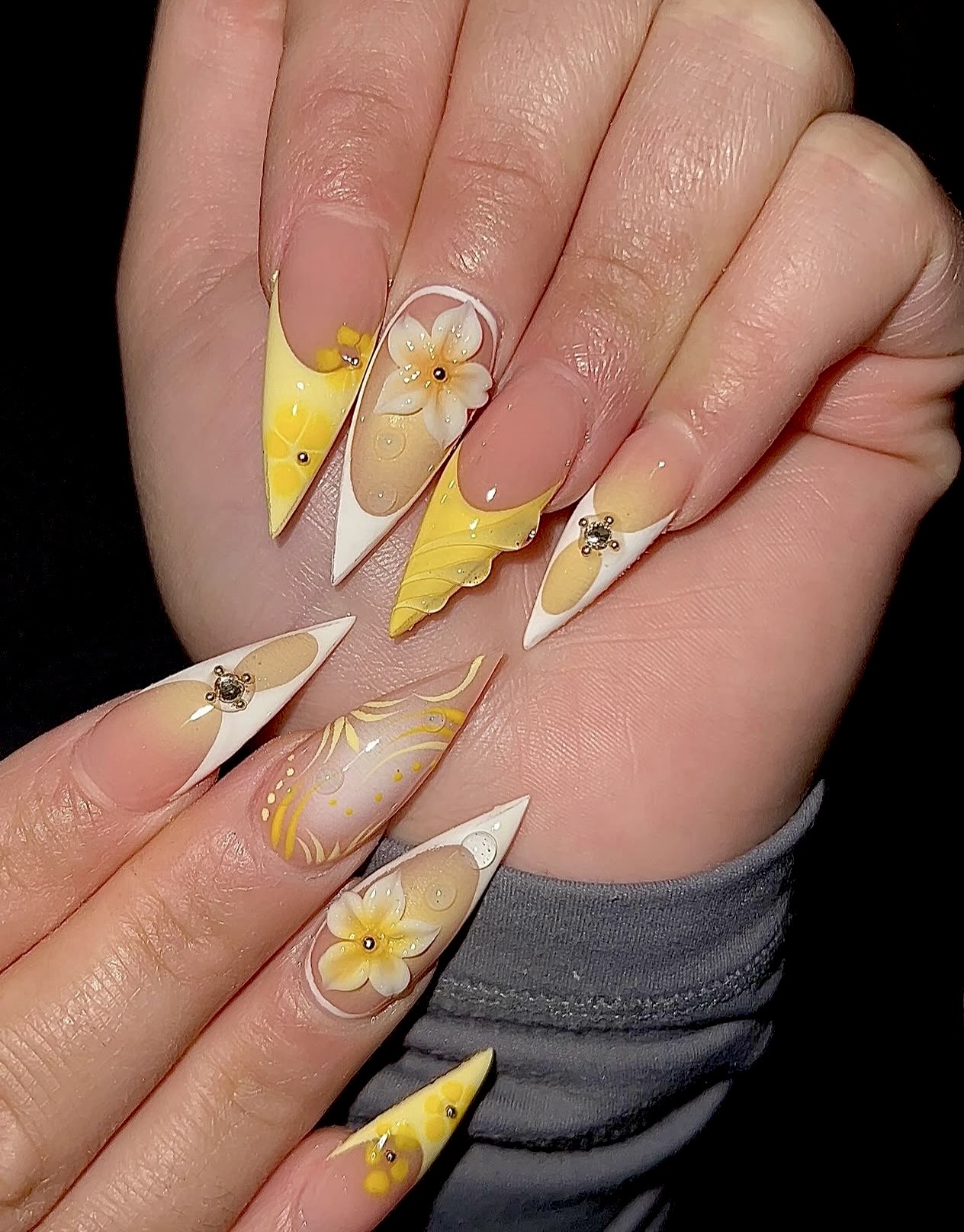 ME LUXE' NAIL LOUNGE & SPA nail photo 1